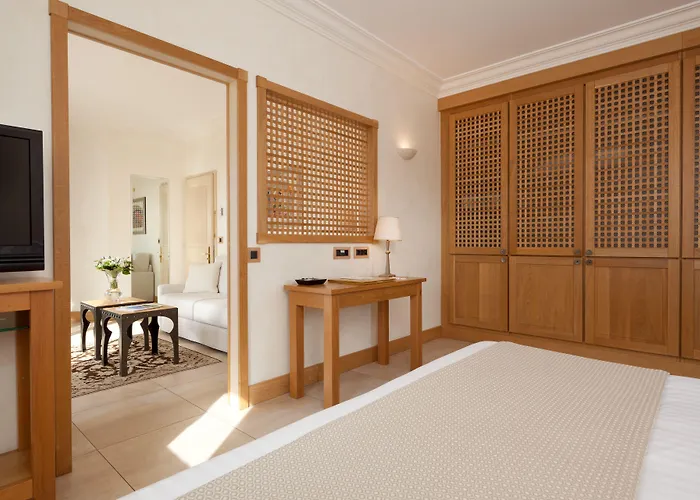 فندق Airelles Chateau De La Messardiere 5*